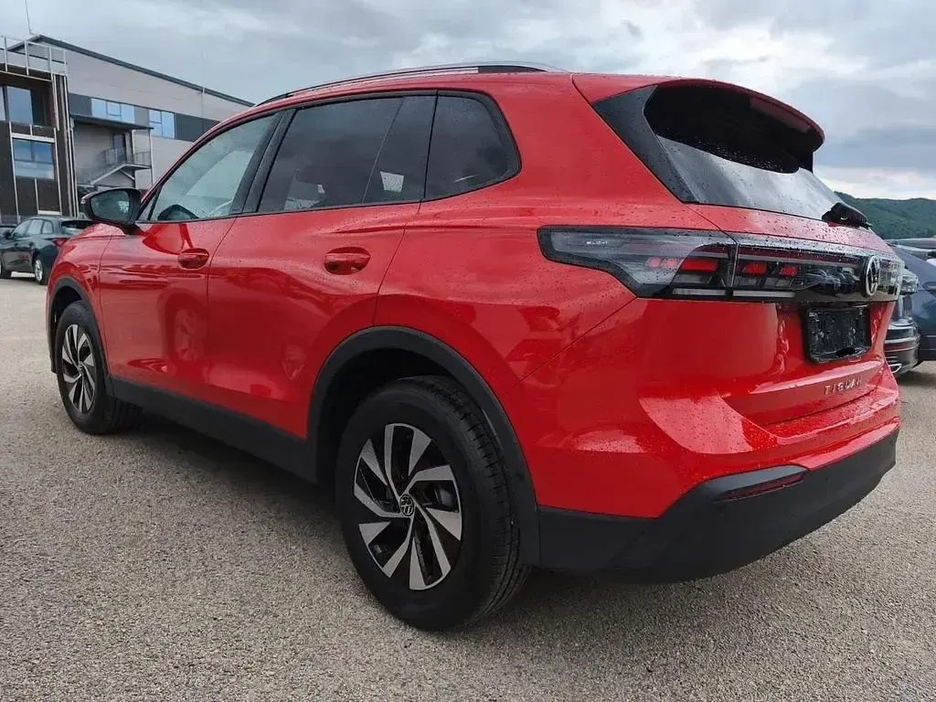 Neu VW Tiguan Life 150 PS (110 kW) 2026 Rot SUV