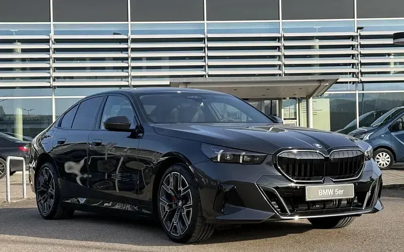 Neu BMW 520 Comfort Edition 197 PS (144 kW) 2026 Grau Kombi