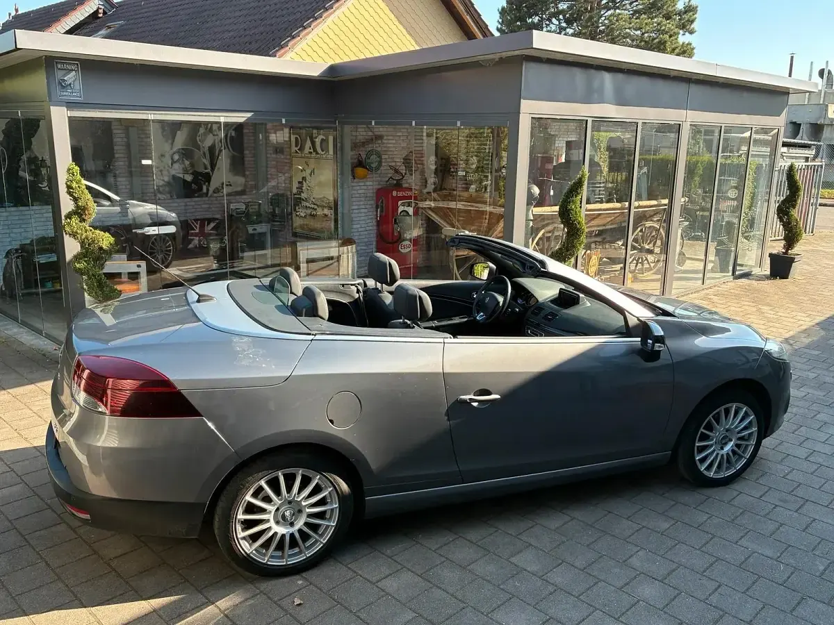 Gebraucht Renault Mégane Cabriolet 132 PS (97 kW) 2014 Grau Cabrio