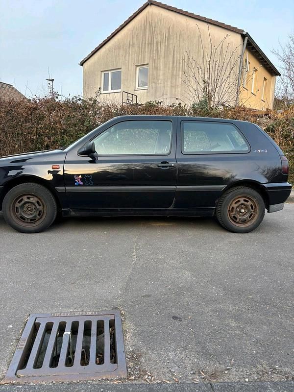 Gebraucht VW Golf III 90 PS (66 kW) 1997 Schwarz Kleinwagen