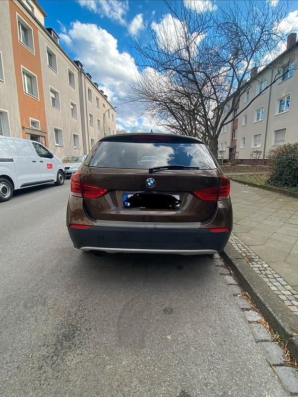 Gebraucht BMW X1 156 PS (114 kW) 2011 Braun SUV