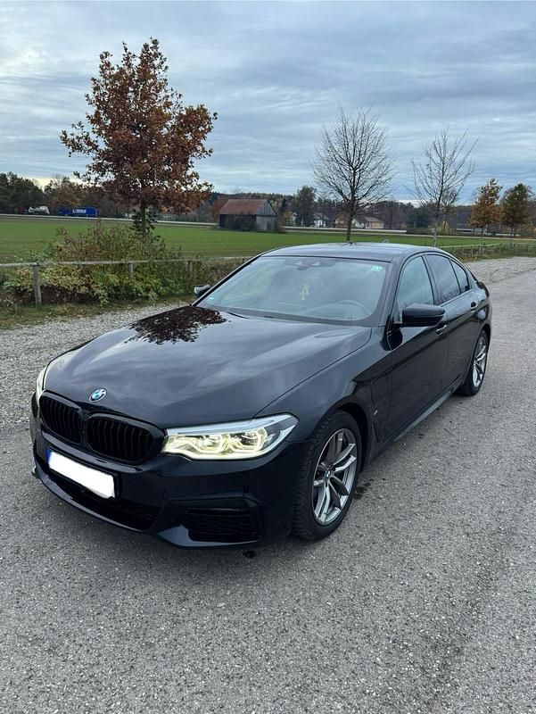 Schwarz Gebraucht 2019 BMW 530e M Sport Limousine | 28.400 € (Fairer Preis) - Bild 1/4