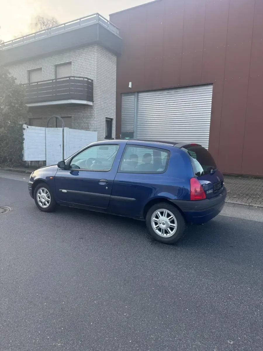 Brugt Renault Clio II 90 HK (66 kW) 2000 Blå Hatchback