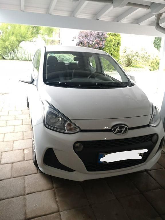Weiß Gebraucht 2018 Hyundai i10 Style Kleinwagen | 6.900 € (Fairer Preis) - Bild 1/4
