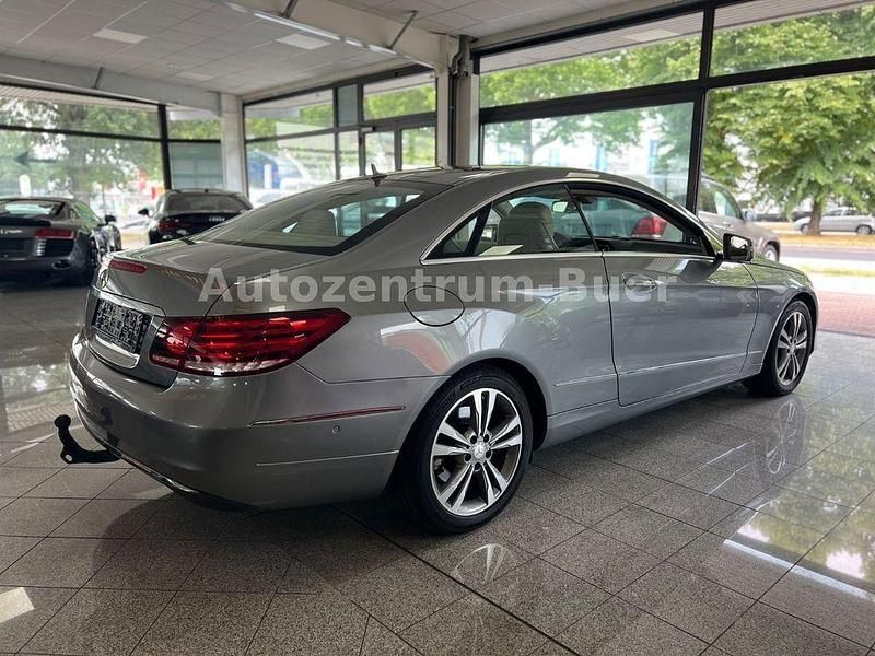 Gebraucht Mercedes E350 252 PS (185 kW) 2014 Silber Coupé