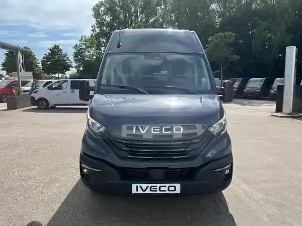 Neu Iveco Daily 156 PS (114 kW) 2025 Grau grau metallic Van