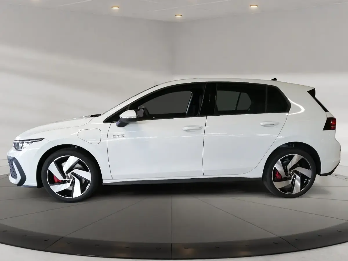 Neu VW Golf VIII GTE 177 PS (130 kW) 2026 Limousine