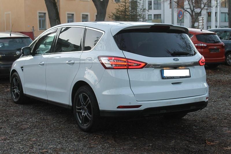 Gebraucht Ford S-MAX S 150 PS (110 kW) 2018 Weiß Van / Kleinbus