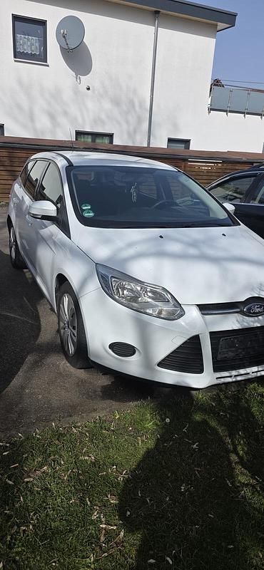 Gebraucht Ford Focus 2014 Weiß Kombi