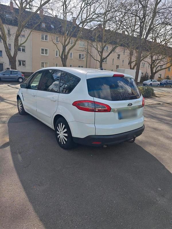 Gebraucht Ford S-MAX S 140 PS (102 kW) 2011 Weiß Van / Kleinbus