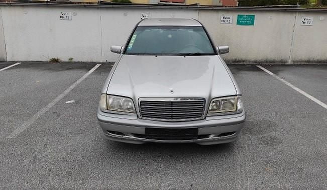 Gebraucht Mercedes C180 122 PS (89 kW) 2000 Grau Limousine
