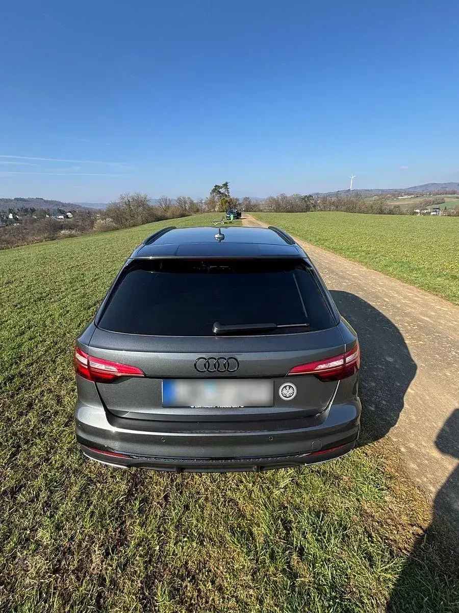 Second-hand Audi A4 S-Line 163 CP (119 kW) 2020 Negru Break