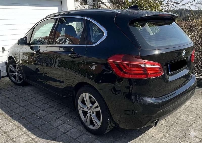 Gebraucht BMW 218 Sport Line 136 PS (100 kW) 2016 Schwarz Kombi