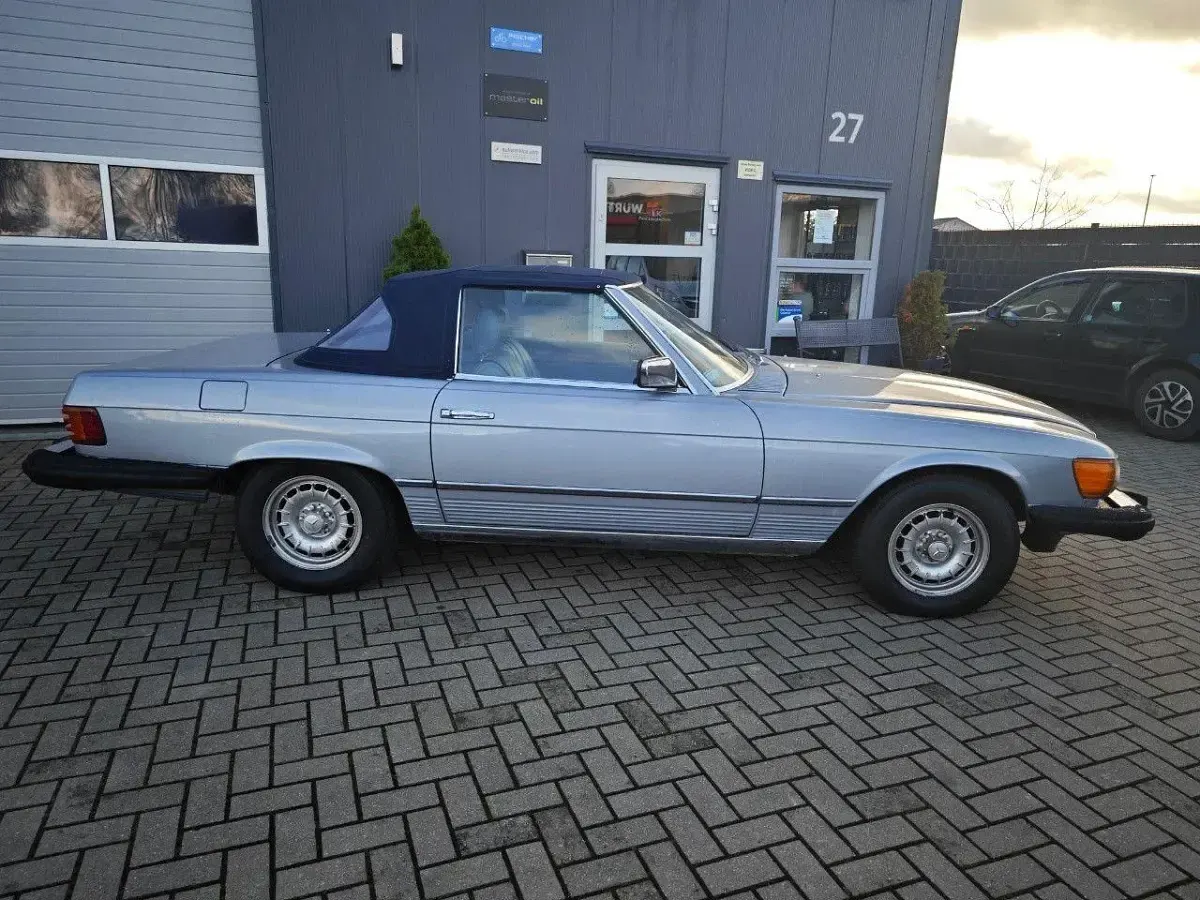 Gebraucht Mercedes SL380 204 PS (150 kW) 1984 Blau Cabrio