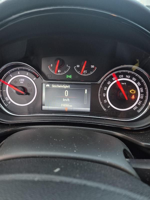 Gebraucht Opel Insignia 170 PS (125 kW) 2016 Schwarz Kombi