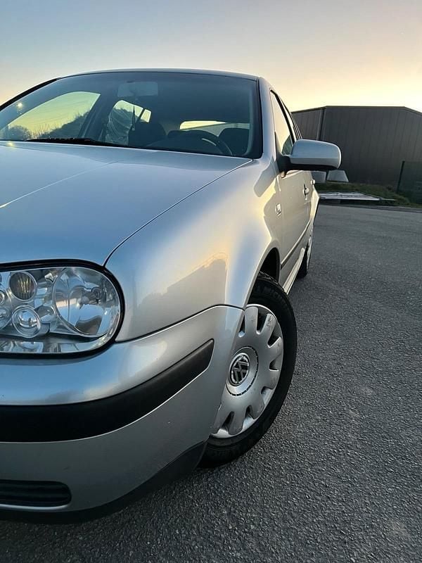 Gebraucht VW Golf IV 75 PS (55 kW) 2002 Silber Kleinwagen
