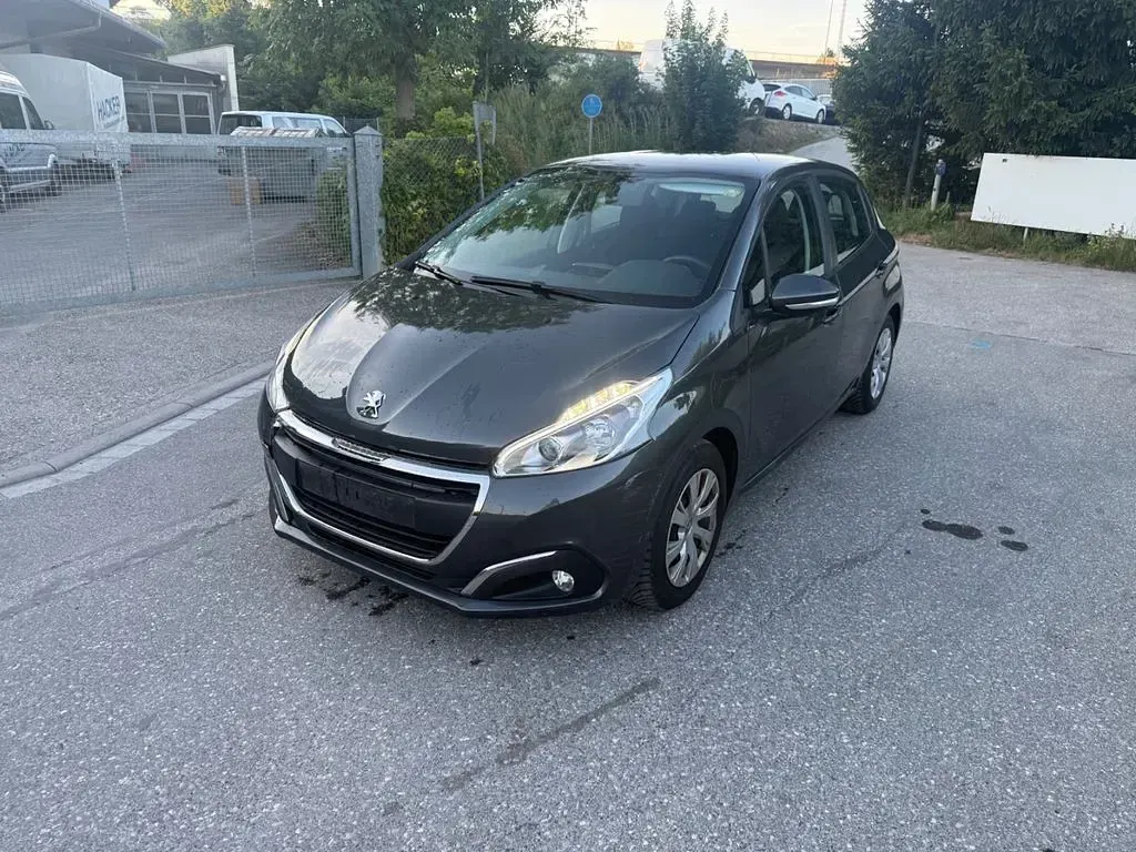 Gebraucht Peugeot 208 Active 82 PS (60 kW) 2016 Kleinwagen