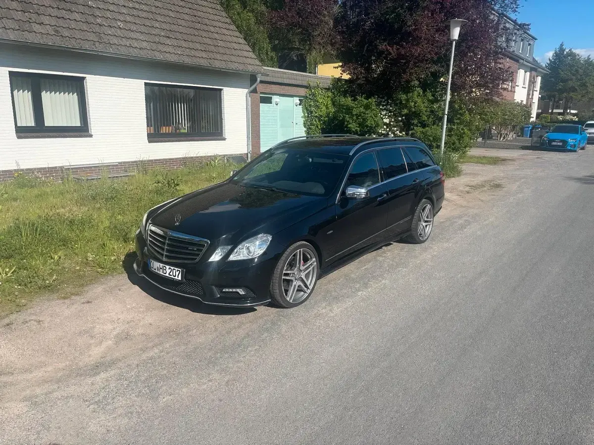 Gebraucht Mercedes E350 AMG line 265 PS (194 kW) 2011 Schwarz Kombi