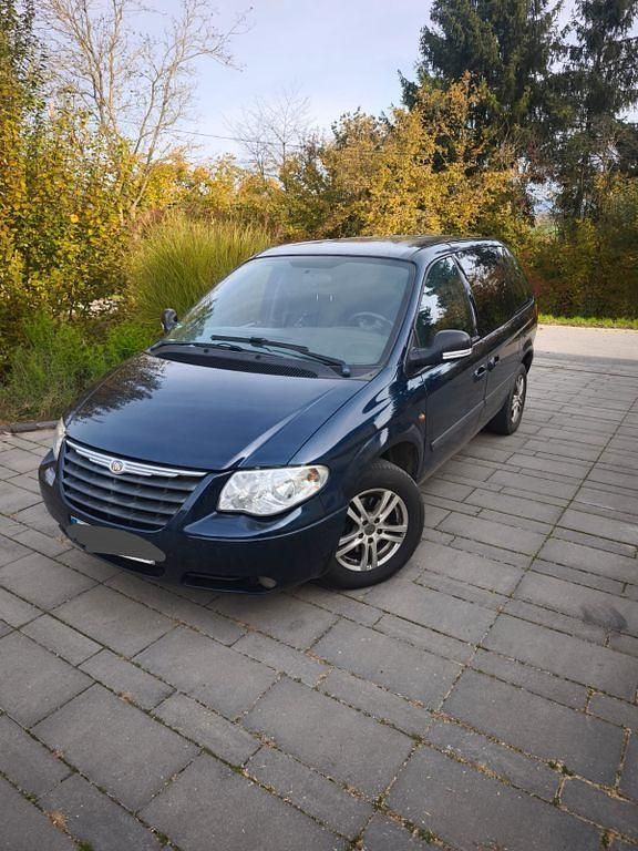Blau Gebraucht 2007 Chrysler Voyager Van / Kleinbus | 2.899 € (Fairer Preis) - Bild 1/4