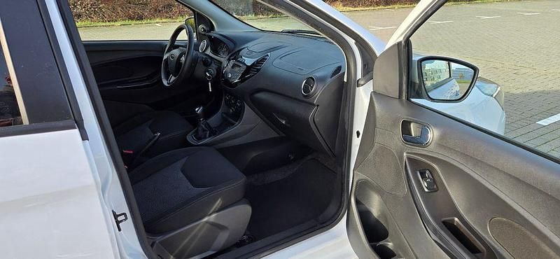 Gebraucht Ford Ka 71 PS (52 kW) 2018 Weiß Limousine