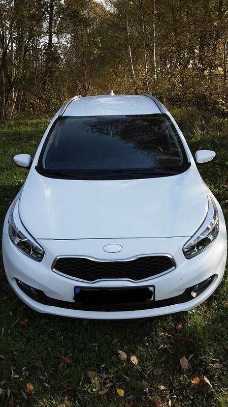 Gebraucht Kia Ceed Sportswagon Vision 99 PS (72 kW) 2012 Weiß Kombi