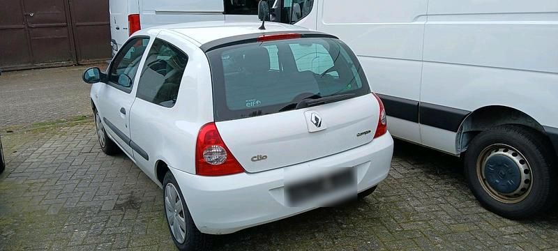 Gebraucht Renault Clio II 58 PS (42 kW) 2010 Kleinwagen