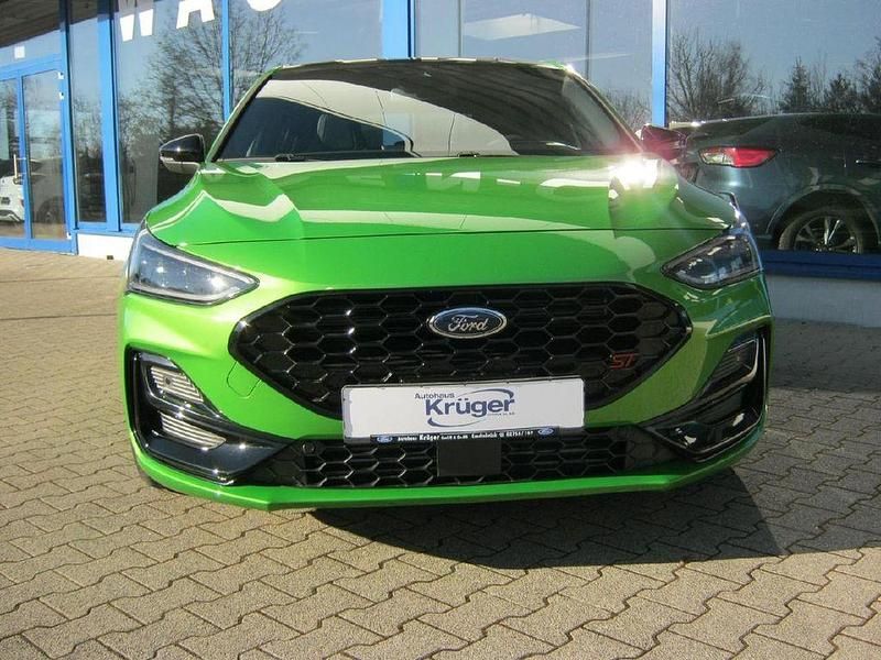 Gebraucht Ford Focus ST 280 PS (205 kW) 2023 Grün Limousine