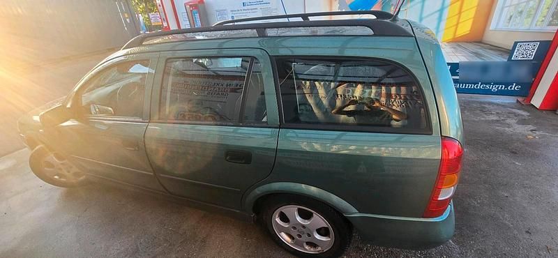 Gebraucht Opel Astra Edition 101 PS (74 kW) 1999 Grün Kombi