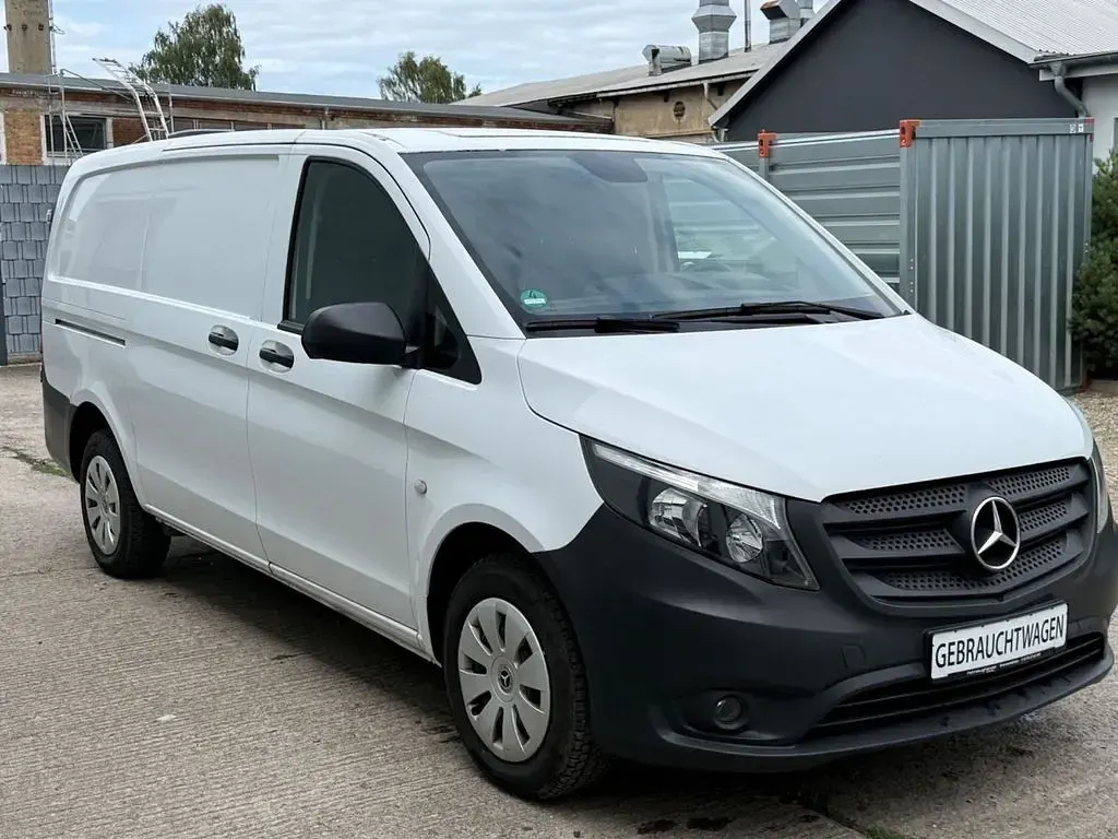 Gebraucht Mercedes Vito 163 PS (119 kW) 2023 Weiß Van