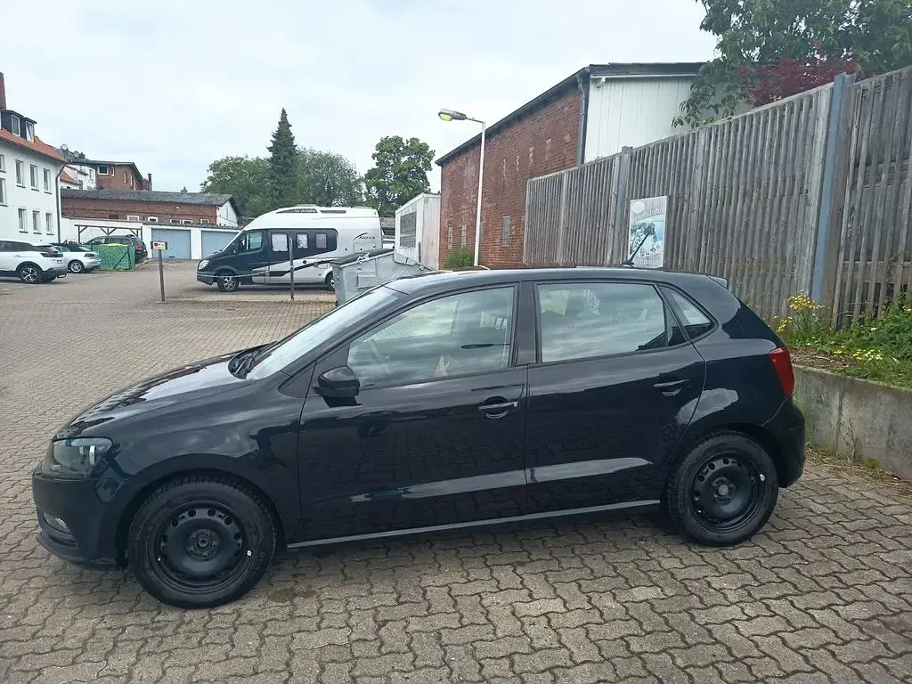 Gebraucht VW Polo Trendline 60 PS (44 kW) 2016 Schwarz Limousine