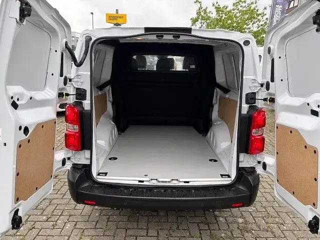 Neu Fiat Scudo 177 PS (130 kW) 2026 Weißschwarz Van