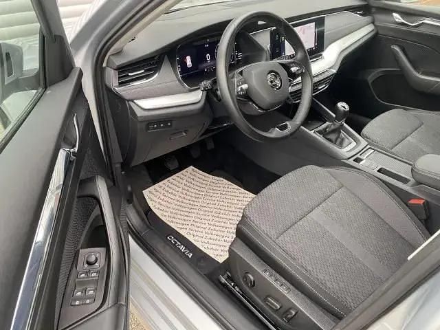 Gebraucht Skoda Octavia Style 150 PS (110 kW) 2021 Brilliantsilber Kombi