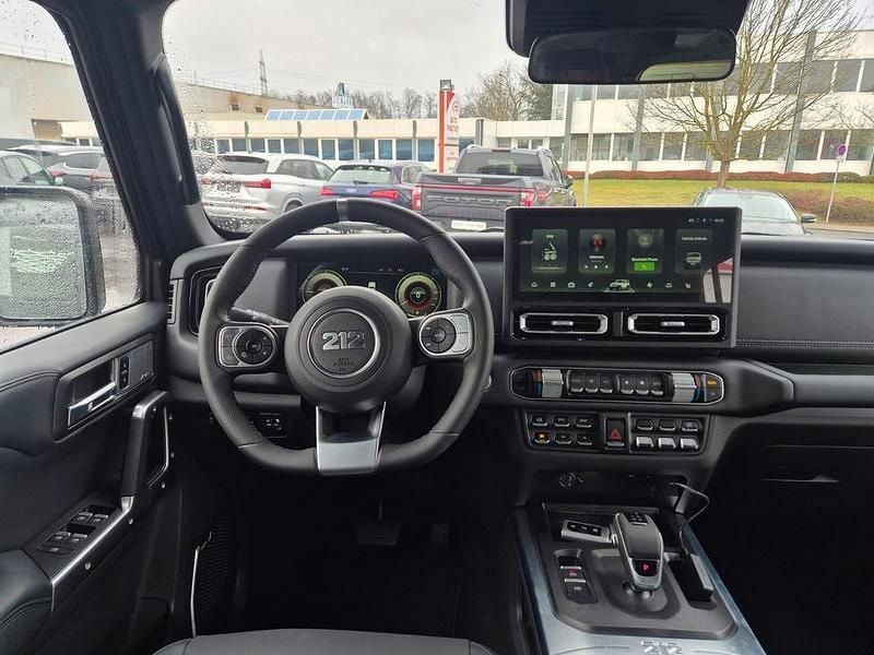 Neu BAW 212 166 PS (122 kW) 2026 Grau SUV