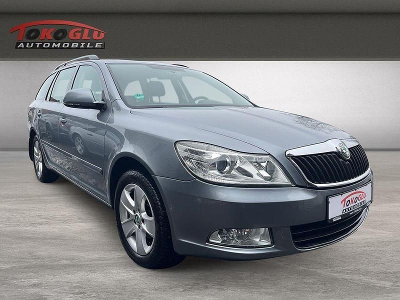 Usado Skoda Octavia Ambition 122 HP (89 kW) 2013 Cinzento Carrinha