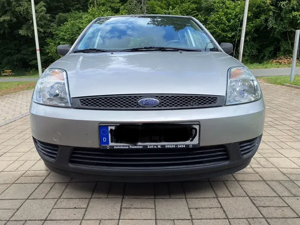 Gebraucht Ford Fiesta 101 PS (74 kW) 2002 Silber Kleinwagen
