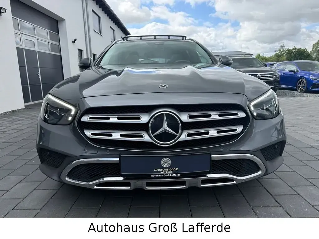 Gebraucht Mercedes E220 All-Terrain 194 PS (142 kW) 2022 Grau Kombi