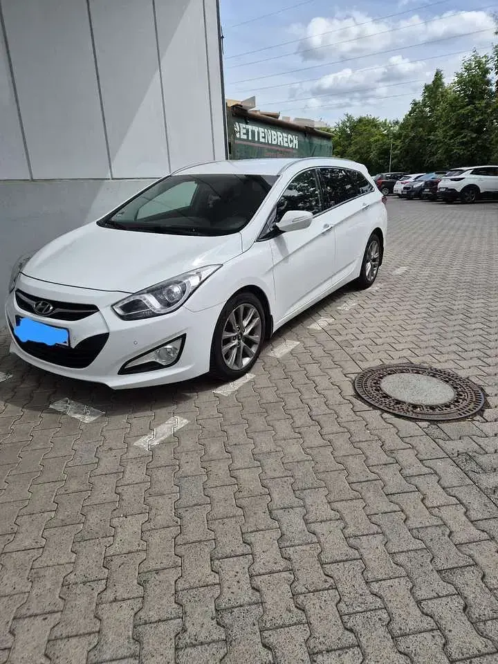 Gebraucht Hyundai i40 Style 141 PS (103 kW) 2014 Weiß Kombi