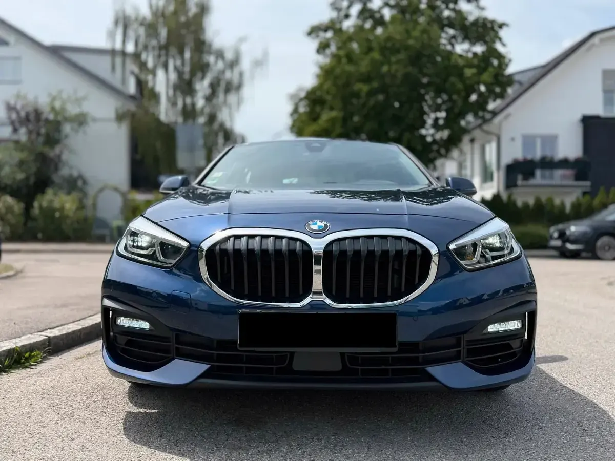 Gebraucht BMW 118 Advantage 140 PS (102 kW) 2019 Blau Kleinwagen