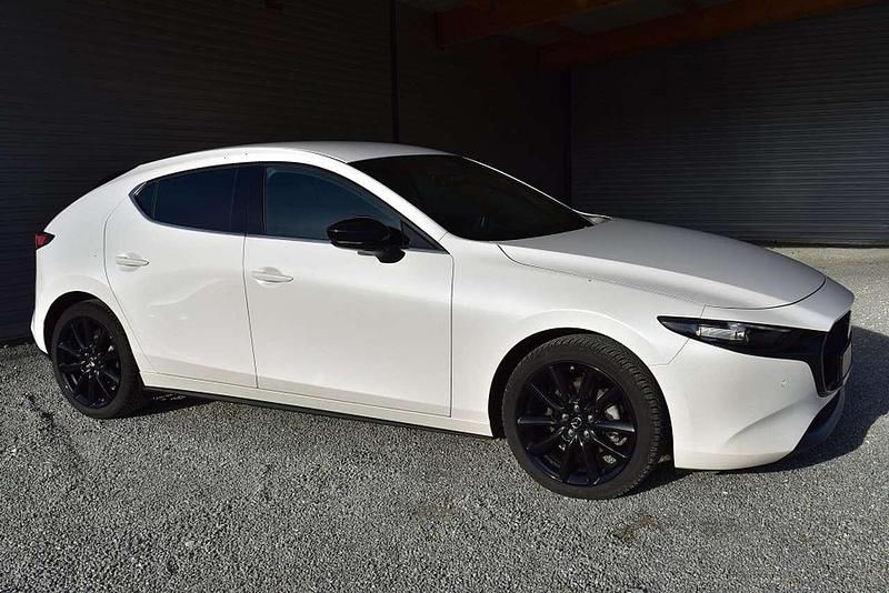 Gebraucht Mazda 3 Nagisa 140 PS (102 kW) 2025 Snowflake white pearl (metallic) Limousine