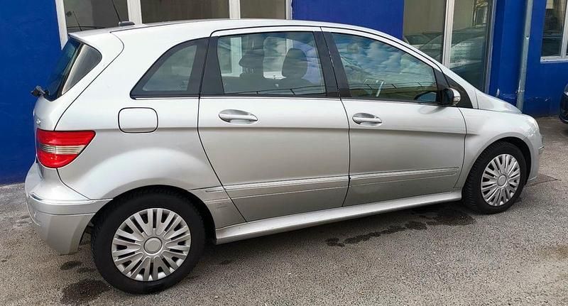 Gebraucht Mercedes B180 109 PS (80 kW) 2007 Silber Van / Kleinbus