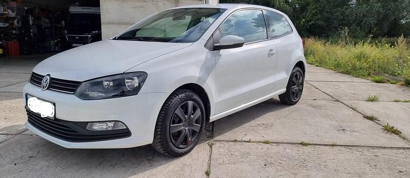 Weiß Gebraucht 2015 VW Polo Kleinwagen | 5.000 € (Guter Preis) - Bild 1/4