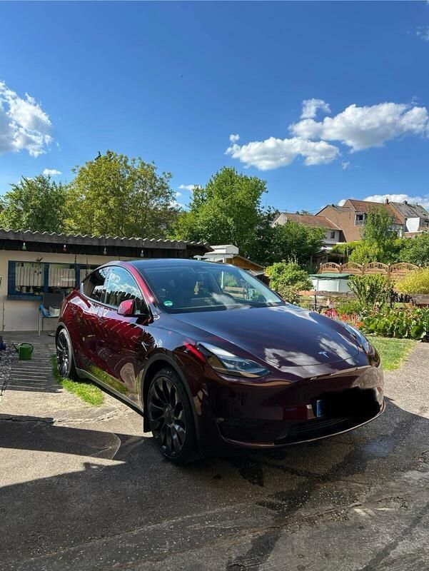 Rot Gebraucht 2024 Tesla Model Y Performance SUV | 44.999 € (Fairer Preis) - Bild 1/4