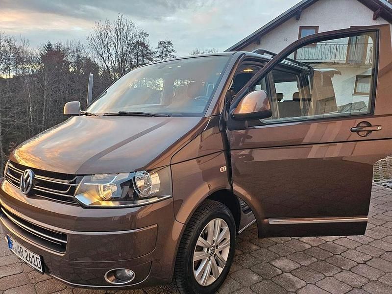 Usata VW Multivan 179 CV (131 kW) 2015 Marrone Monovolume
