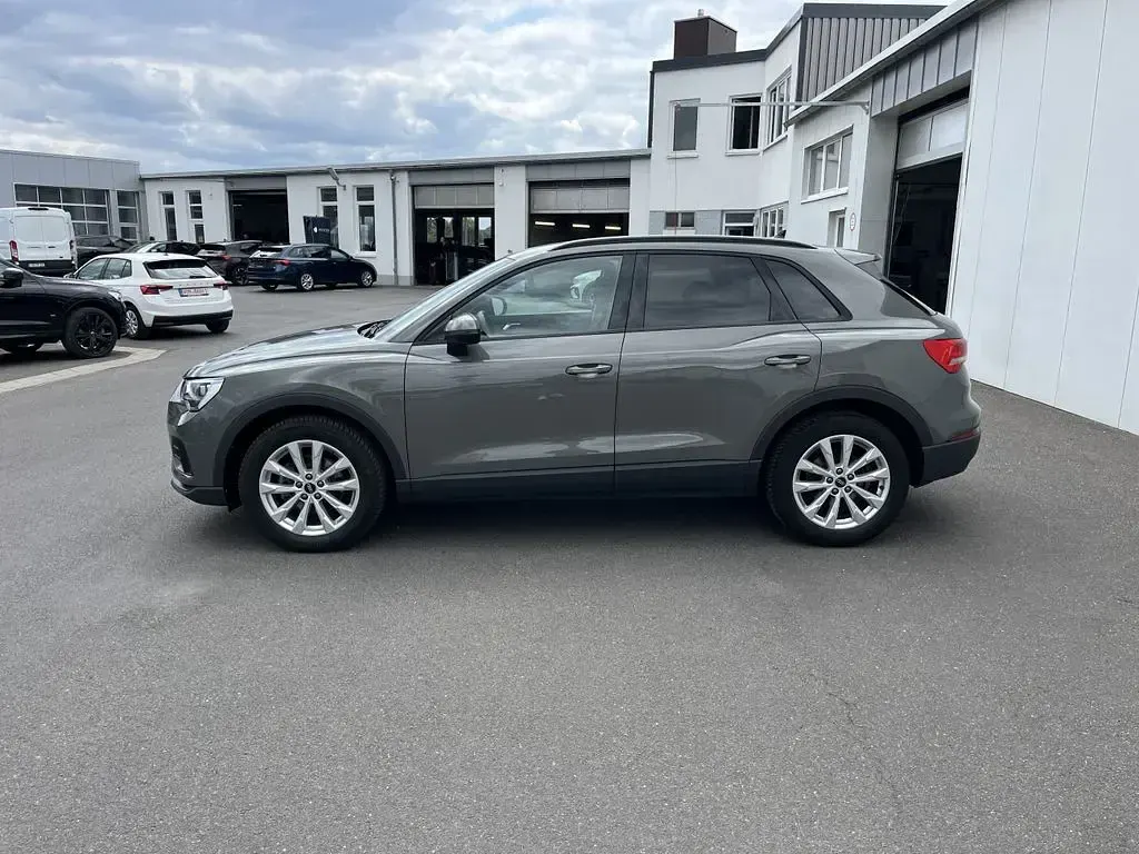 Gebraucht Audi Q3 150 PS (110 kW) 2024 Grau SUV
