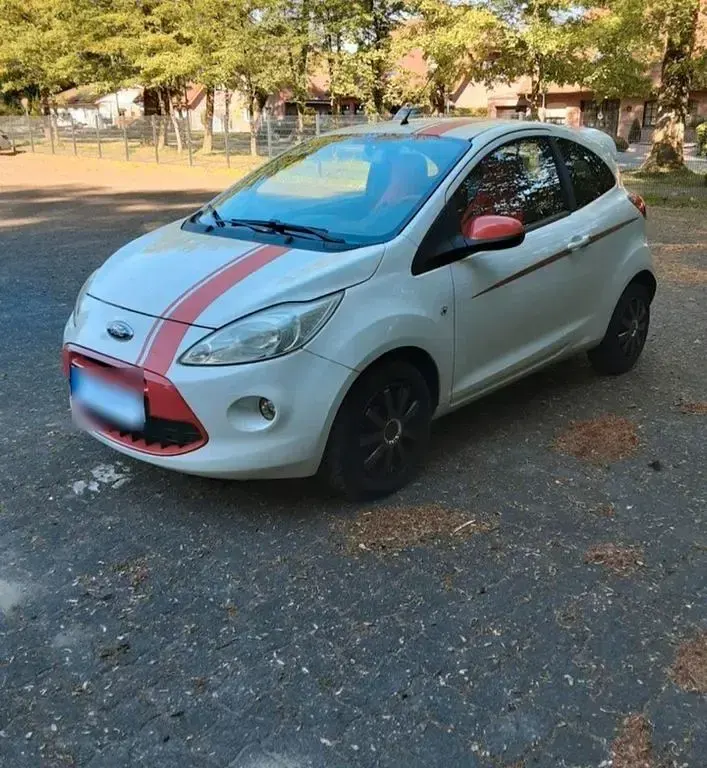 Gebraucht Ford Ka Titanium 69 PS (50 kW) 2011 Weiß Kleinwagen
