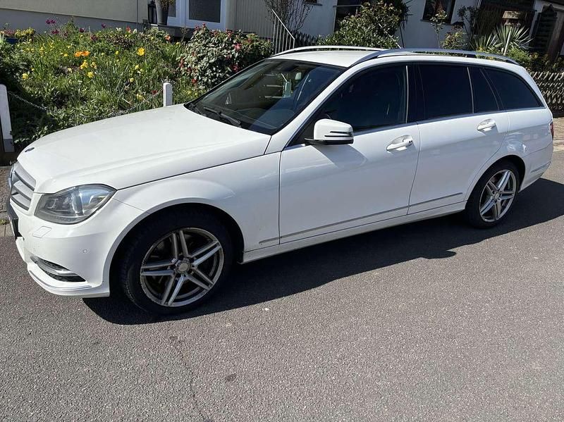 Weiß Gebraucht 2012 Mercedes 350 Avantgarde Kombi | 6.800 € - Bild 1/4