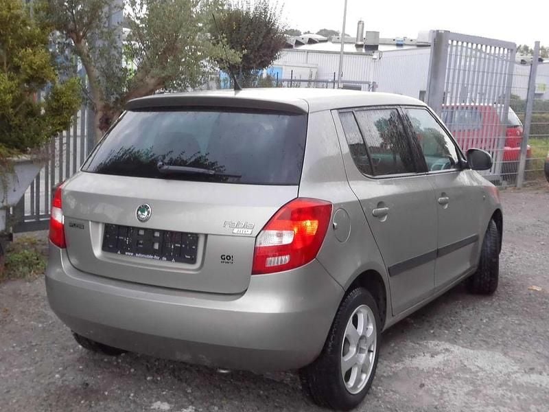 Gebraucht Skoda Fabia Ambiente 60 PS (44 kW) 2010 Beige Kleinwagen