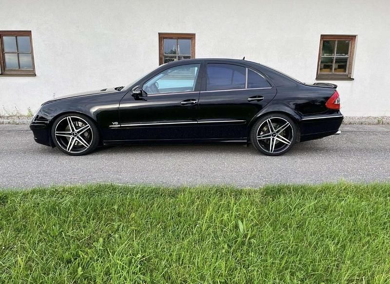 Gebraucht Mercedes E500 Avantgarde 387 PS (284 kW) 2007 Schwarz Limousine