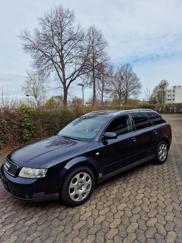 Gebraucht Audi A4 131 PS (96 kW) 2003 Blau Kombi