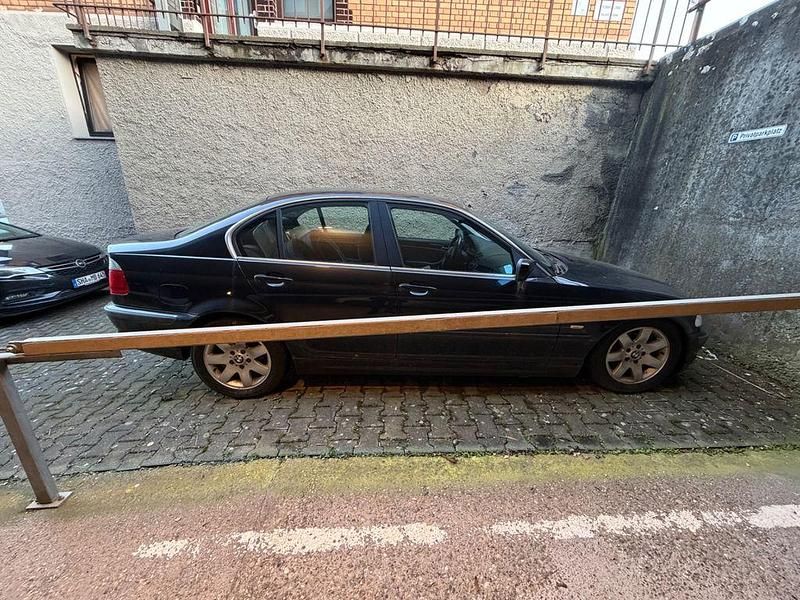 Gebraucht BMW 320 170 PS (125 kW) 1999 Schwarz Limousine